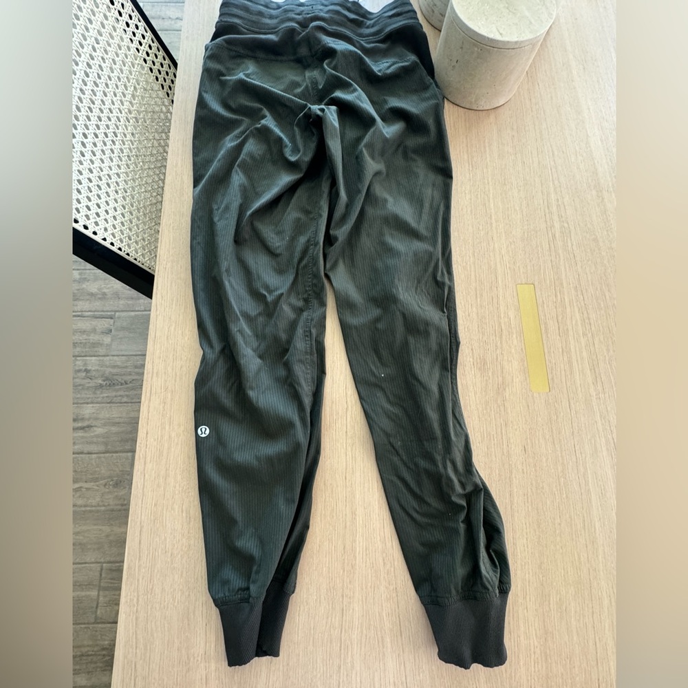 Lululemon dance joggers